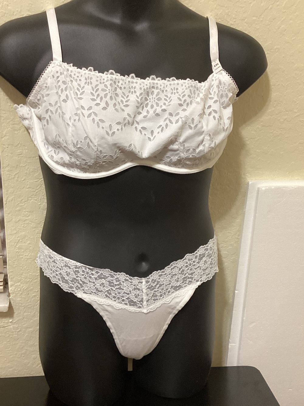PINK Victoria's Secret White Lace Bralette & Lace Waist Thong